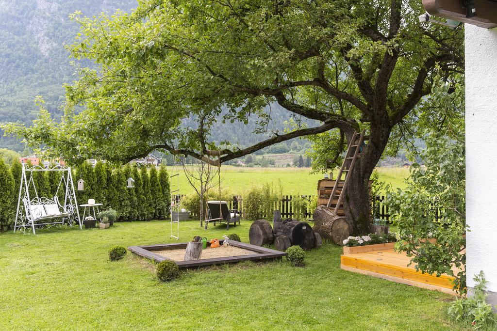 גולינג אן דר זלצאך Forest Chalet, 15 Min To Salzburg Olt Town, And Most Beautiful Lakes, Secluded Location, 1,000 Sqm Garden, Mountainview, Panorama Sauna, Bath Whirlpool, Bbq&Bikes&Sunbeds For Free, Up To 10 P מראה חיצוני תמונה